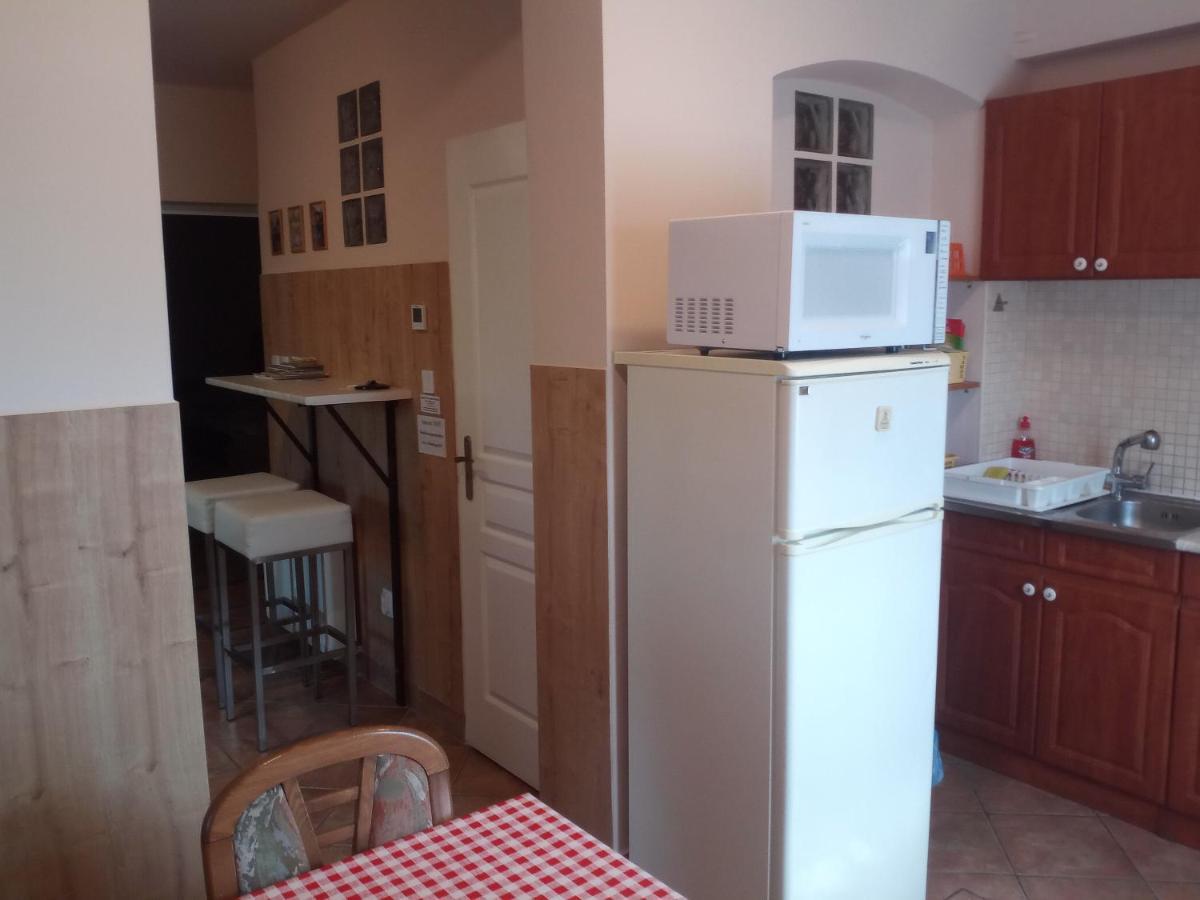 Budai Vam Apartmanhaz Pécs Zewnętrze zdjęcie