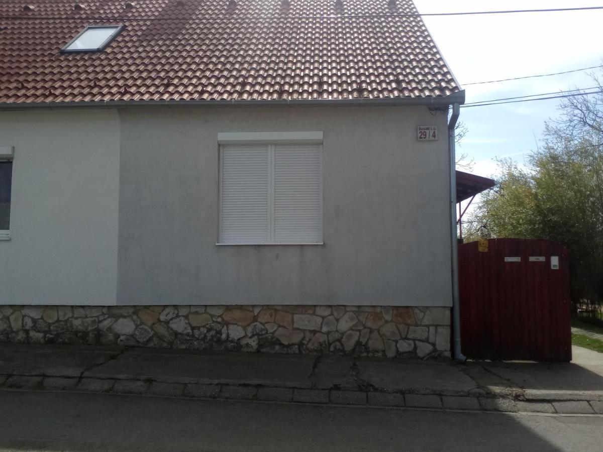 Budai Vam Apartmanhaz Pécs Zewnętrze zdjęcie