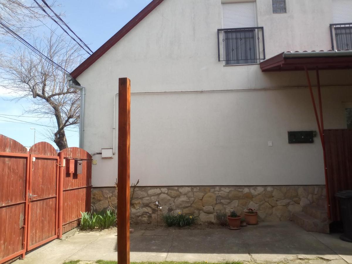 Budai Vam Apartmanhaz Pécs Zewnętrze zdjęcie
