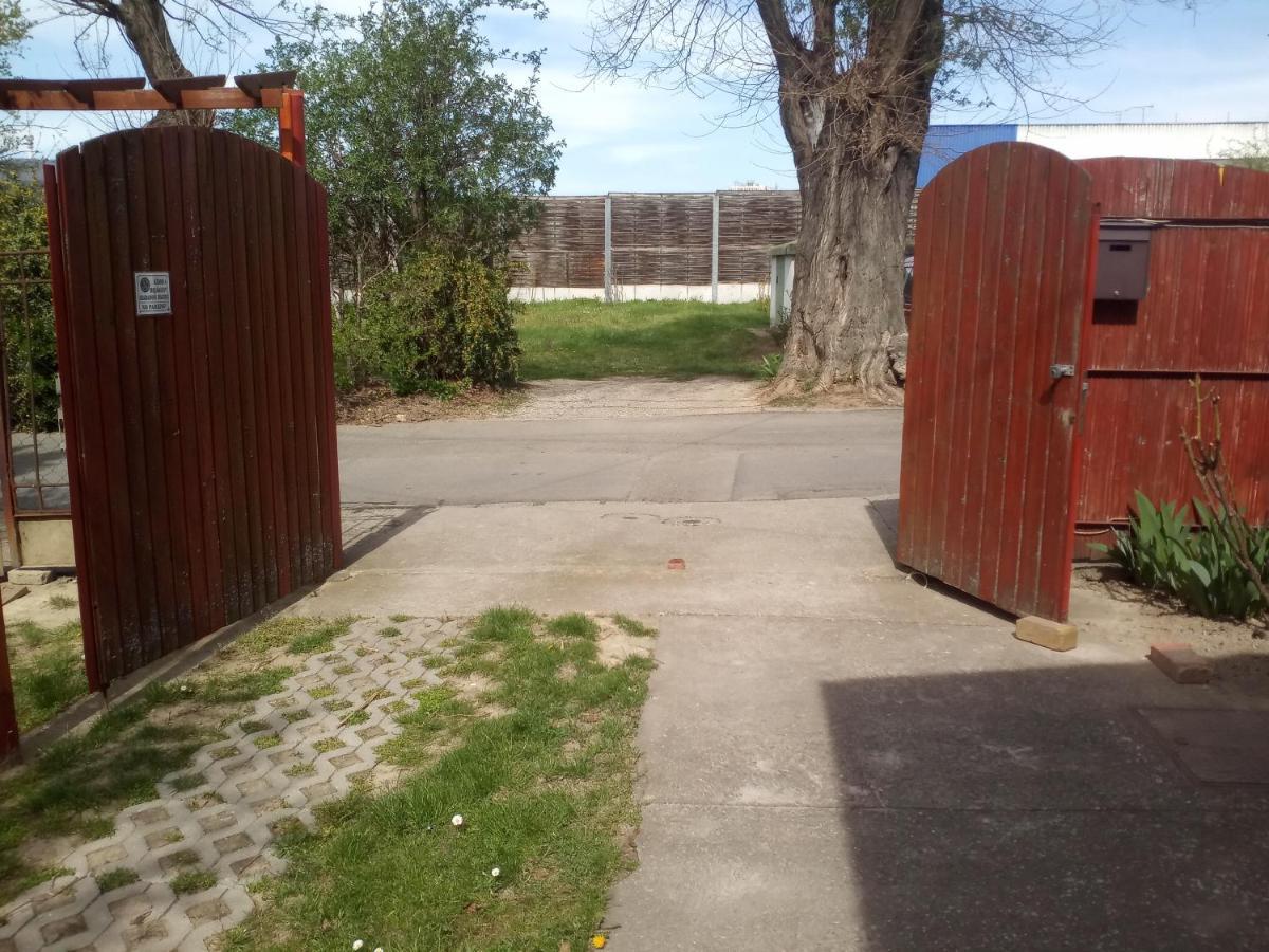 Budai Vam Apartmanhaz Pécs Zewnętrze zdjęcie